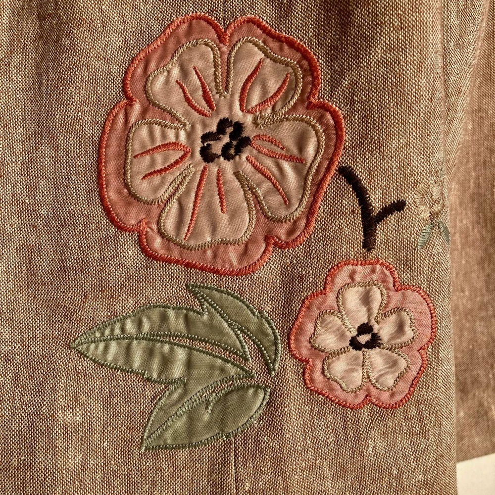 Dressbarn Floral Embroidered Linen Blend Jacket | Size 10 - Picture 10 of 16